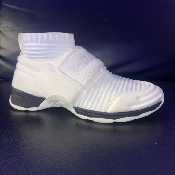 CHANEL White Fabric Stretch CC Sneakers EU 36/ US 6 - Picture 2 of 10